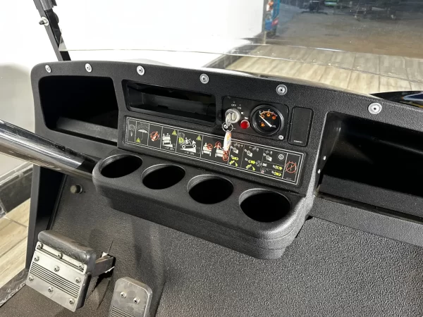 WhatsApp-Image-2025-06-27-at-10.03.49.webp Cushman Shuttle 6 2006 Golf Cart For Sale